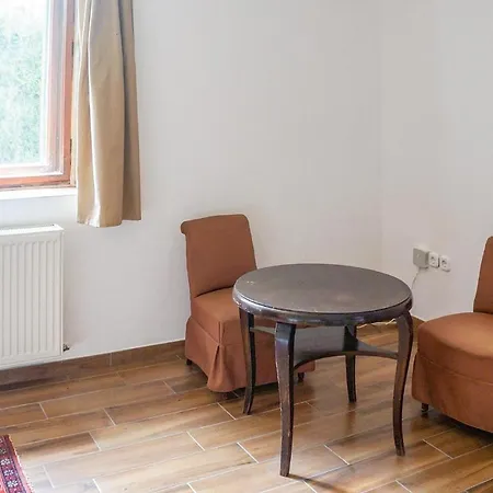 Three-bedroom Holiday In Pécsely