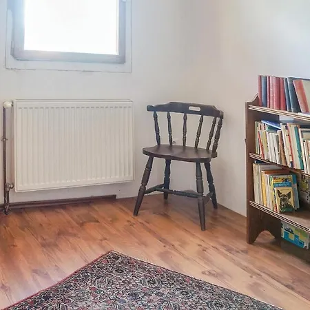 Three-bedroom Holiday In * Pécsely