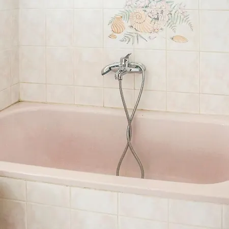 Three-bedroom Holiday In * Pécsely